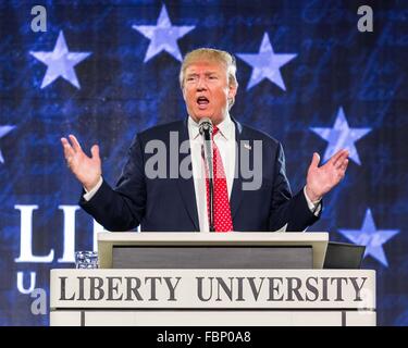 Lynchburg, Virginie, USA. 18 janvier, 2016. Donald Trump parlant @ Université Liberty Crédit : Mark East/Alamy Live News Banque D'Images