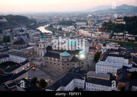 Blick von der Festung Hohensalzburg auf die Altstadt, Salzbourg, Oesterreich. Banque D'Images