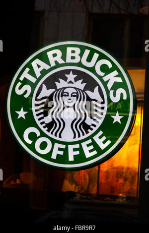 Markenname : 'Starbucks Coffee', Berlin. Banque D'Images
