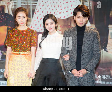 Yoo In-Na, Jang Na-ra et Jung Kyung-Ho, Jan 18, 2016 : (L-R) acteur et actrice sud-coréen Yoo In-Na, Jang Na ra-Kyung-Ho Jung et assister à une conférence de presse pour un Drama Coréen du Sud 'One More fin heureuse' à Séoul, Corée du Sud. Credit : Lee Jae-Won/AFLO/Alamy Live News Banque D'Images