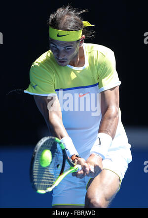 Melbourne, Australie. 19 Jan, 2016. Rafael Nadal l'Espagne est en concurrence avec son compatriote Fernando Verdasco au premier tour du simple messieurs à l'Open d'Australie de Tennis à Melbourne, Australie, le 19 janvier 2016. Credit : Bi Mingming/Xinhua/Alamy Live News Banque D'Images