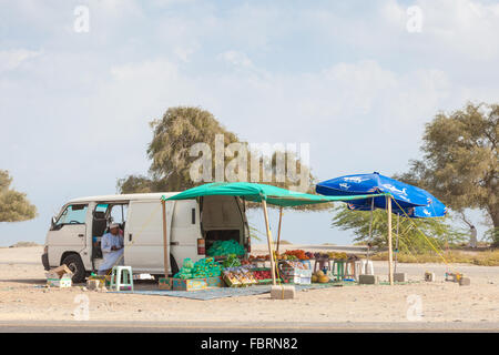 Fruits et légumes vendeur à Muscat, Oman Banque D'Images