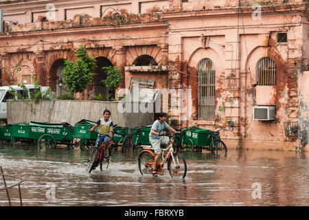 L'inondation d'Amritsar, en Inde pendant la saison des pluies. Banque D'Images