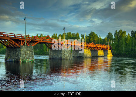 Plus vieux pont en bois en Suède, Lejonstromsbron, Figari, en Laponie suédoise Banque D'Images