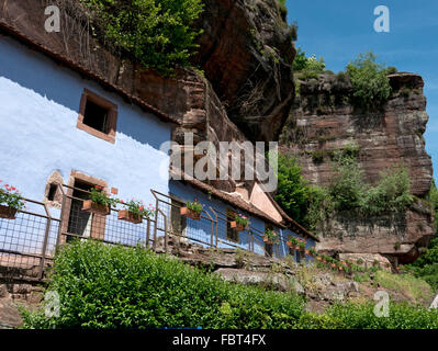 Maisons troglodytiques bleu à Plobsheim, Alsace , France Banque D'Images