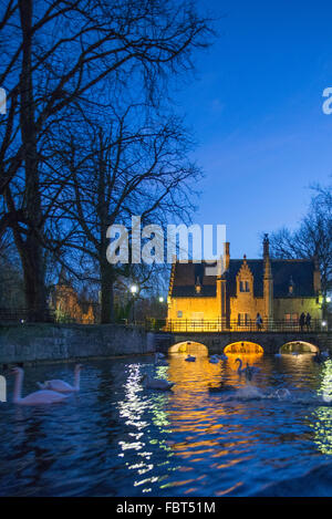 Maison éclusière sur canal, Bruges Banque D'Images