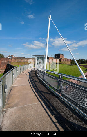 Le château de Carlisle, de Millennium Bridge, Cumbria, dans le Nord de l'Angleterre, Royaume-Uni Banque D'Images