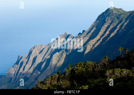 Vue sur Vallée Kalalau sur Côte de Na Pali à Kauai Banque D'Images