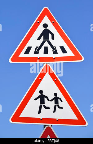 Passage pour piétons signe sur la rue Banque D'Images