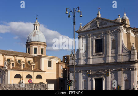 ROME, ITALIE - 31 décembre 2014 : Saint Jérôme des Croates et les églises San Rocco, sur la via Tomacelli, dans le Campus Martius de Rom Banque D'Images