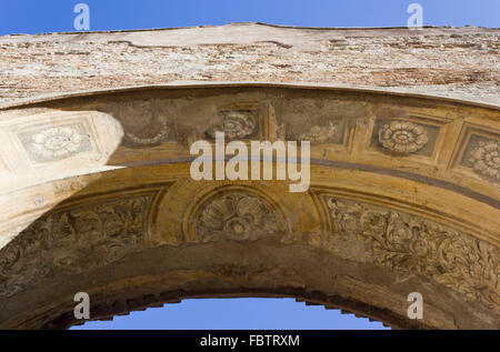 ROME, ITALIE - 2 janvier 2015 : Arch close-up dans le complexe de bains de Dioclétien à Rome, Italie Banque D'Images
