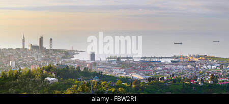 Vue de dessus de la mer et du port de Batoumi remblai. République de Géorgie Banque D'Images