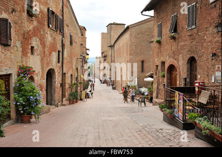 Via Boccaccio, Certaldo, Toscane, Italie Banque D'Images