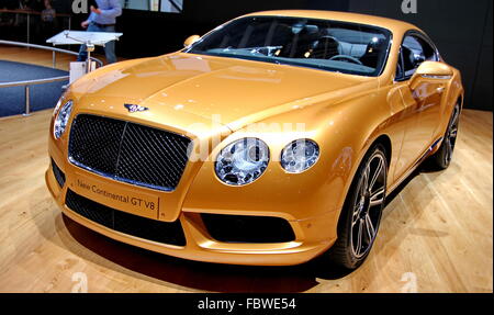 Nouvelle BENTLEY CONTINENTAL GT v8 Banque D'Images