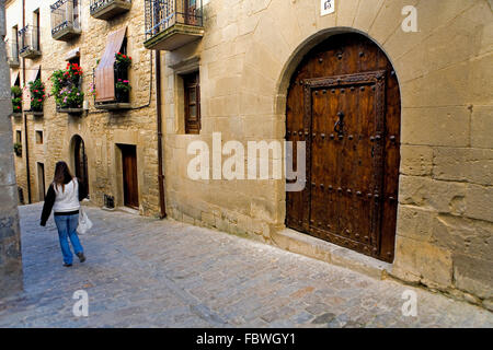 Province de Saragosse, Aragon, Espagne : Sos del Rey Católico. Fernando el Católico Street. Cinco Villas. Banque D'Images