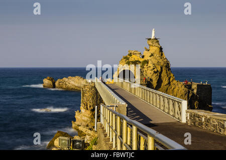 Pont pour rock Rocher de la Vierge à Biarritz, France Banque D'Images