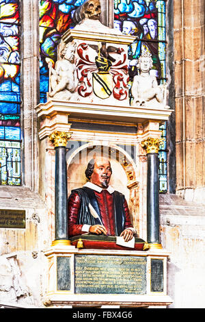 Tombes de William Shakespeare et son épouse Anne Hathaway dans l'église Holy Trinity, Stratford upon Avon, Warwickshire Banque D'Images