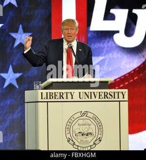 Lynchburg, Virginie, USA. 18 janvier, 2016. GOP candidate présidentielle Donald Trump s'exprimant lors de la vigne Centre situé sur le campus de l'Université de Liberty. © Tina Fultz/ZUMA/Alamy Fil Live News Banque D'Images