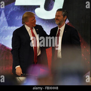 Lynchburg, Virginie, USA. 18 janvier, 2016. GOP candidate présidentielle Donald Trump s'exprimant lors de la vigne Centre situé sur le campus de l'Université de Liberty. © Tina Fultz/ZUMA/Alamy Fil Live News Banque D'Images