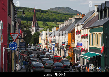 Henry Street et de l'Église dans la région de Kenmare, comté de Kerry, Irlande Banque D'Images