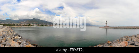 Panorama de la baie avec phare à Alanya Banque D'Images