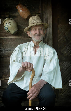 Portrait d'un homme âgé de l'arrondissement de Maramures Banque D'Images