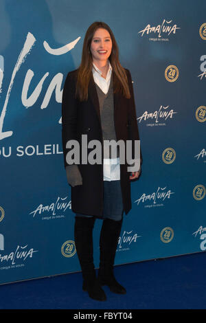 Londres, Royaume-Uni. 19 janvier 2016. Blogger Ella Woodward. Les célébrités arrivent sur le tapis rouge pour le London premiere de Amaluna, le dernier spectacle du Cirque du Soleil, au Royal Albert Hall. Credit : Nick Savage/Alamy Live News Banque D'Images