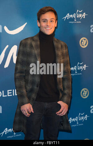 Londres, Royaume-Uni. 19 janvier 2016. Tom Daley. Les célébrités arrivent sur le tapis rouge pour le London premiere de Amaluna, le dernier spectacle du Cirque du Soleil, au Royal Albert Hall. Credit : Nick Savage/Alamy Live News Banque D'Images