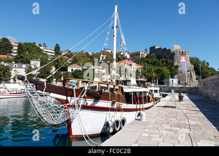 Berth à Herceg Novi, Monténégro Banque D'Images