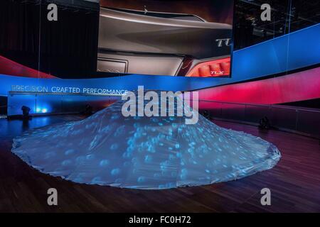 11 janvier 2016 - Detroit, MI, États-Unis - Les voitures sont dévoilé à Detroit en Amérique du Nord Salon de l'auto. (Crédit Image : © Alexis Simpson via Zuma sur le fil) Banque D'Images