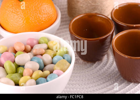 Les bonbons et les fruits Banque D'Images