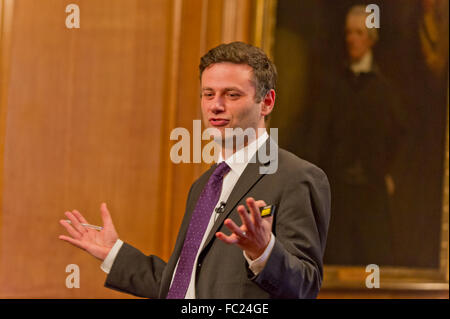 Peter Hyman, responsable pédagogique de l'école21 école gratuite de Newham, la prestation de l'éducation nationale de la fiducie de la conférence annuelle 2012. Banque D'Images