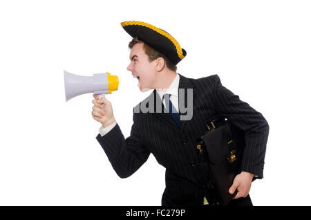 Jeune homme en costume avec chapeau de pirate et mégaphone isolé sur w Banque D'Images