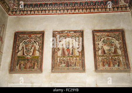 Peintures mythologiques sur le plafond de Raj Mahal. Orchha Palace (Fort) complexe. Orchha. Le Madhya Pradesh. L'Inde Banque D'Images