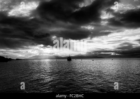 Nuages spectaculaires sur un après-midi d'hiver à Elgol sur l'île de Skye, en Écosse, Royaume-Uni Banque D'Images