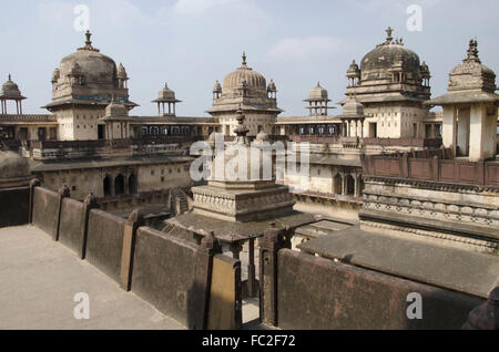 Vue de l'intérieur de Jahangir Palace. Orchha Palace (Fort) complexe. Orchha. Le Madhya Pradesh. L'Inde Banque D'Images