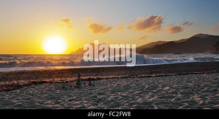 Coucher du soleil à la plage de Porto - Corse Banque D'Images