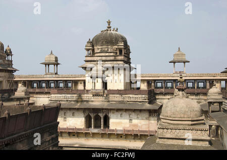 Vue de l'intérieur de Jahangir Palace. Orchha Palace (Fort) complexe. Orchha. Le Madhya Pradesh. L'Inde Banque D'Images