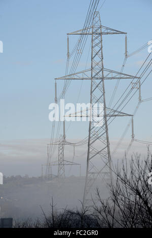 Le mardi 19 janvier 2016 Photo stock générique de pylônes près de Abergavenny Wales UK Banque D'Images