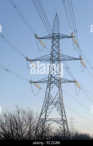 Le mardi 19 janvier 2016 Photo stock générique de pylônes près de Abergavenny Wales UK Banque D'Images