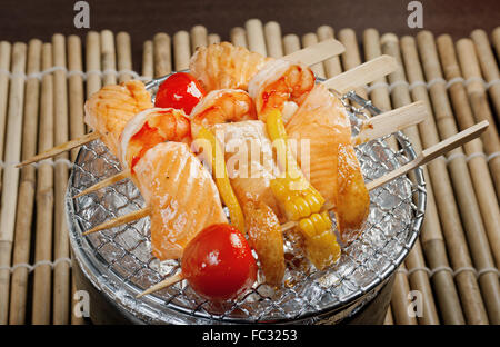 Brochettes de fruits de mer japonais Banque D'Images