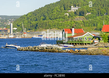 Green House et bateaux au fjord d'Oslo Banque D'Images