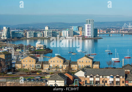 Vue de la ville de Cardiff et partie de Penarth sur la baie de Cardiff prises de Penarth, dans le sud du Pays de Galles Banque D'Images