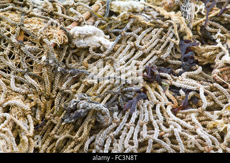 Vieille corde filet de pêche au chalut Banque D'Images