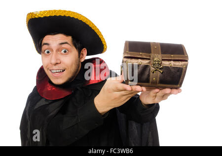 Jeune pirate poitrine holding box isolated on white Banque D'Images