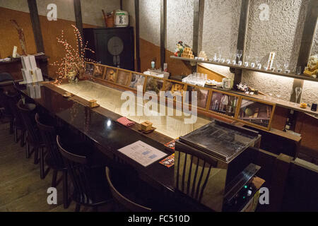 Bar à saké traditionnel à Takayama Japon Banque D'Images