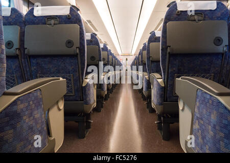 À bord d'un train Shinkansen au Japon Banque D'Images