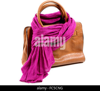 Sac en cuir marron et violet foulard isolated Banque D'Images