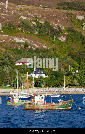 Bateaux de pêche au port d''Ullapool, Ross-shire, en Écosse, les Highlands écossais. Banque D'Images