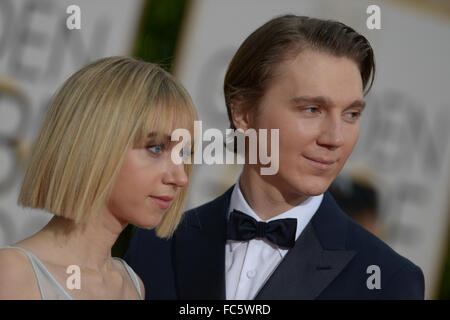 Zoe Kazan et Paul Dano arrive au Golden Globe Awards. Banque D'Images